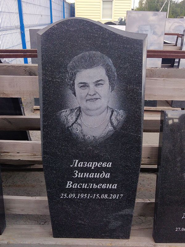 Памятник №010 из карельского гранита — фото 3