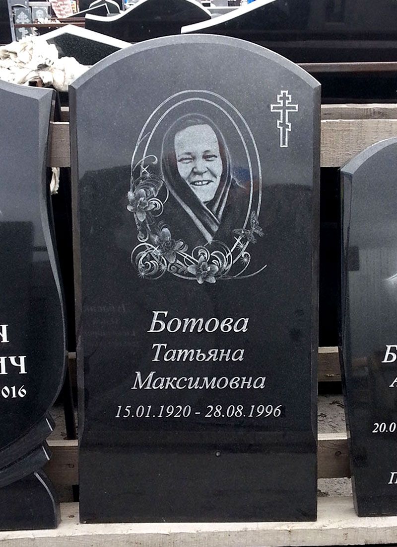 Памятник №005 из черного гранита — фото 3