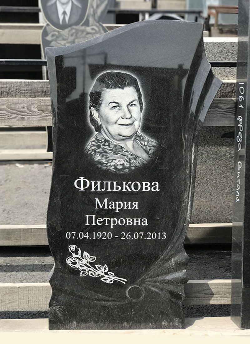 Памятник №037 из черного гранита — фото 3
