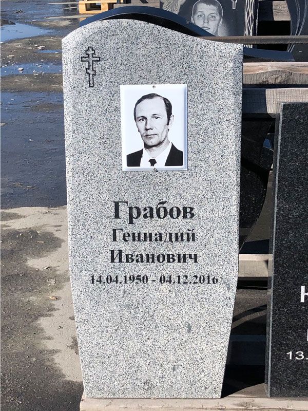 Памятник №010 из светло-серого гранита — фото 2