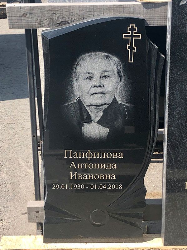 Памятник №037 из карельского гранита — фото 3